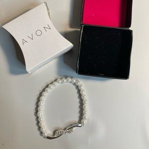 Avon pearl silver bracelet My Mom Is… Bracelet Best Friend